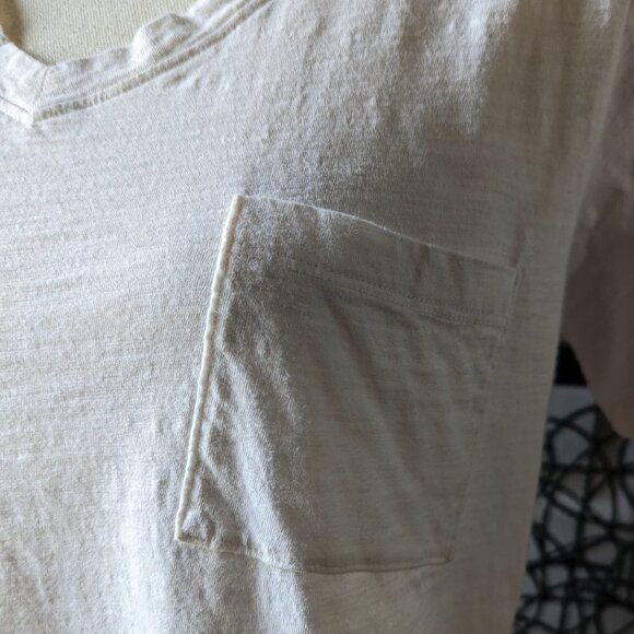 Pendleton Medium white V-neck short sleeve t-shirt with chest pocket - Picture 2 of 7